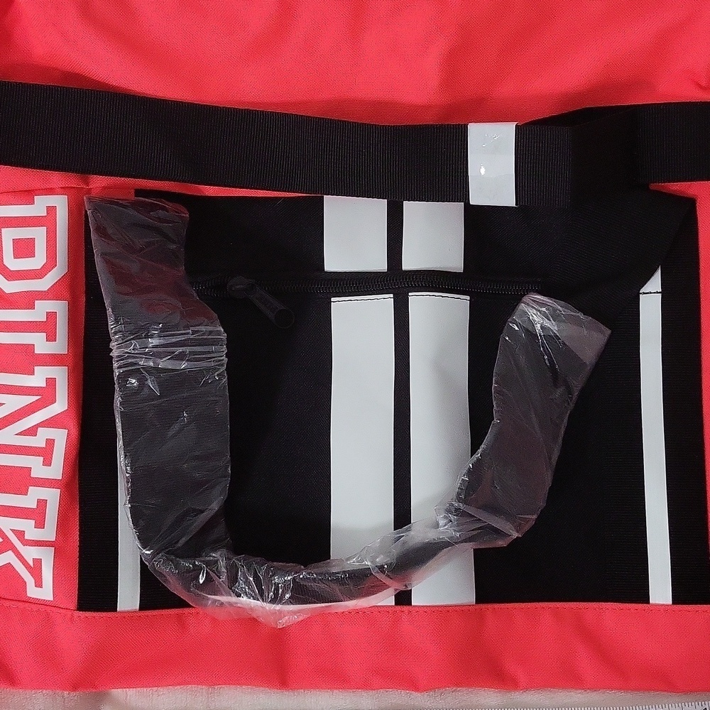 PINK Duffle Bag - Picture 5 of 9